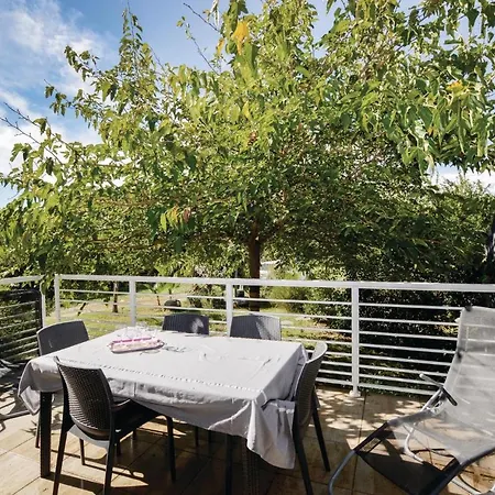 Awesome In With 2 Bedrooms, Wifi And Outdoor Swimming Pool * Ghisonaccia