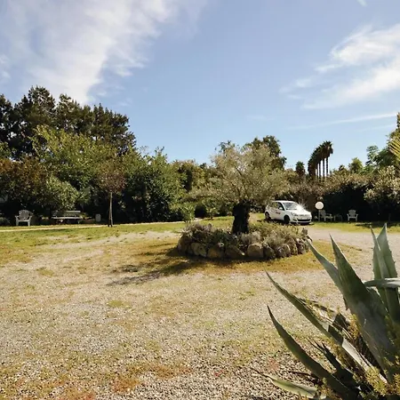 Awesome In With 2 Bedrooms, Wifi And Outdoor Swimming Pool Hébergement de vacances *
