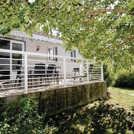 Awesome In With 2 Bedrooms, Wifi And Outdoor Swimming Pool *